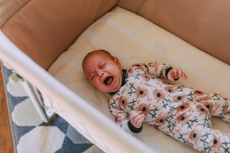 Dziecko płacze przez sen